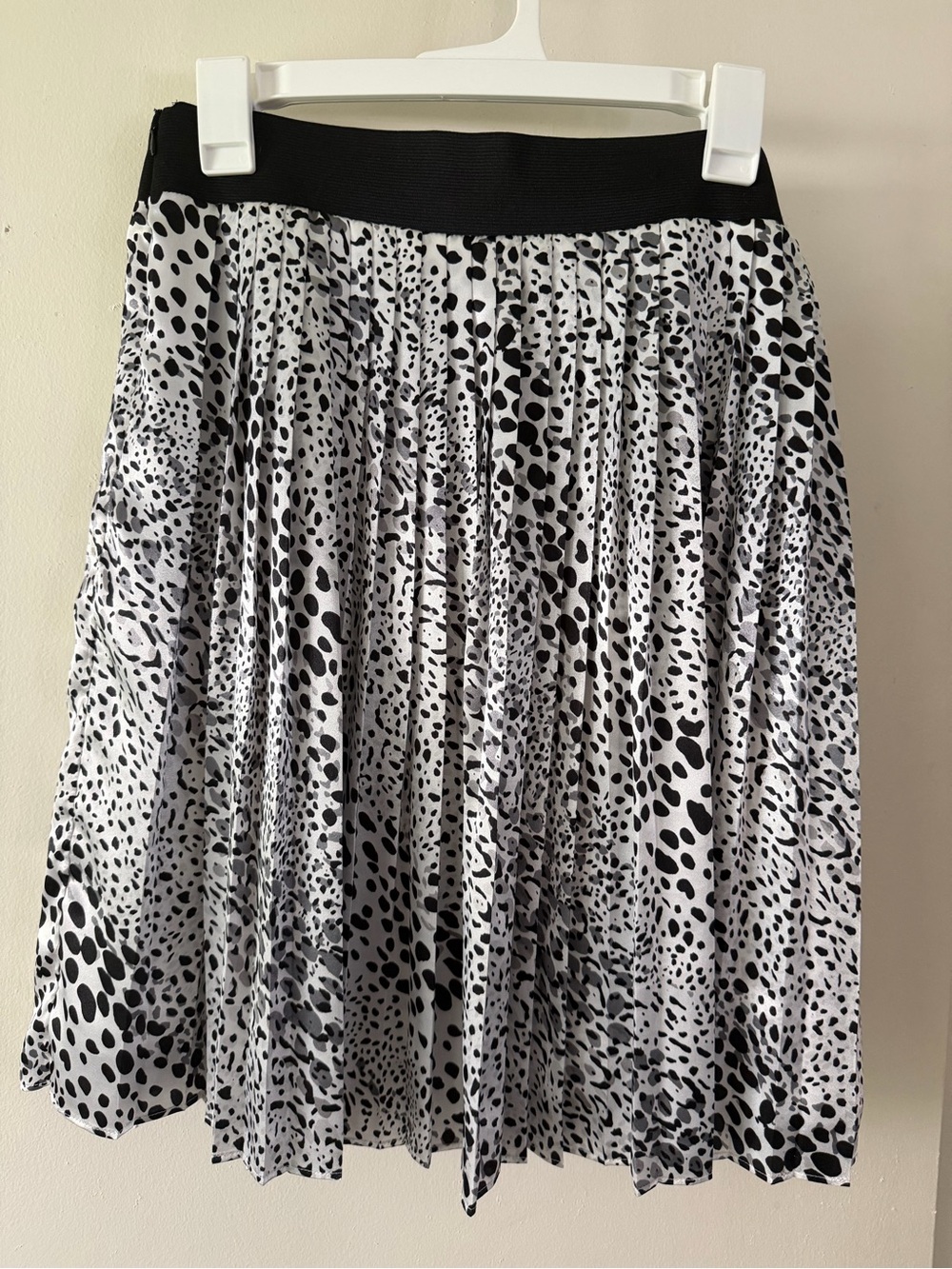 White House Black Market Black and White Pleated Animal-Spot Midi Skirt